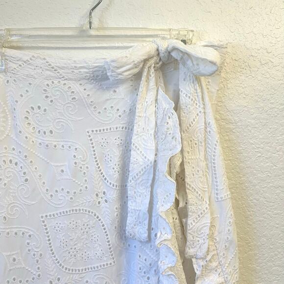 Encantadore Sarong Wrap Skirt Medium Eyelet Embroidered White Coverup Beach Pool - Picture 3 of 16